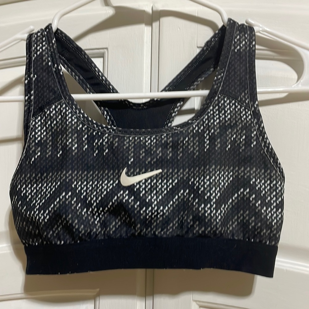 Nike pro sports bra